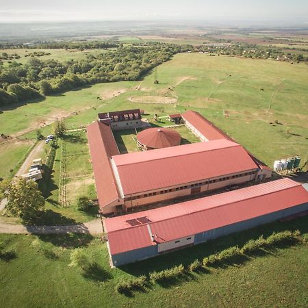 Tótvár lovas szálláshely Kovagotottos Exterior foto